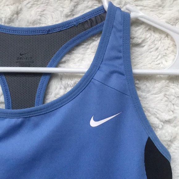 NWOT Nike Sport Tank with built in bra SzMED - Picture 2 of 8